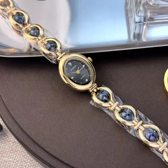 Vintage Black Dial Gold Plated Women’s Bracelet Watch